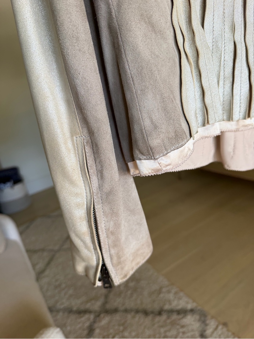 Roberto Cavalli Leather Jacket (silk lined)
AUTHENTIC / The Real Real / IT 42 - Picture 14 of 16